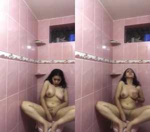 Horny girl masterbating