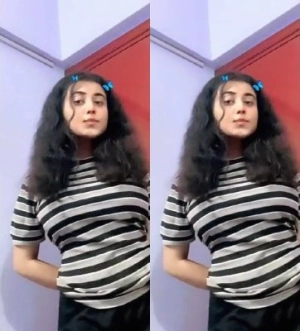 Beautiful Gf Showing Boobs