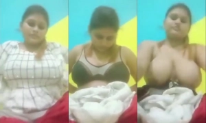 Desi Girl Shows Her Big Boobs